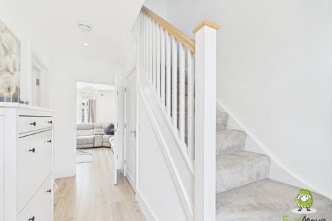 16 Appian Way, Chineham, Basingstoke, RG24 8BH