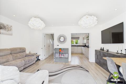 16 Appian Way, Chineham, Basingstoke, RG24 8BH