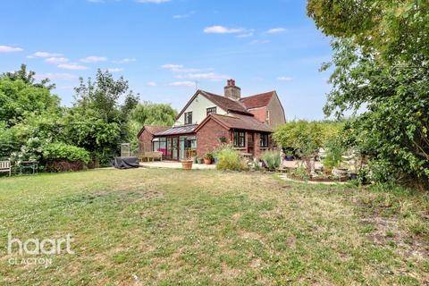 4 bedroom detached house for sale, Beaumont Road,, Harwich