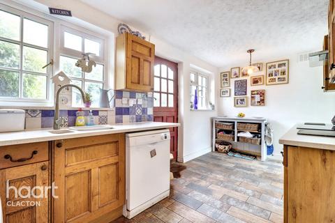 4 bedroom detached house for sale, Beaumont Road,, Harwich