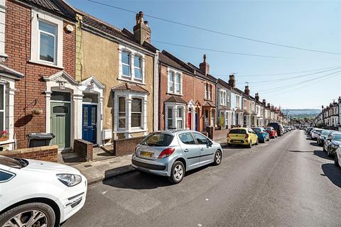 1 bedroom maisonette for sale, Dunkerry Road, Bristol