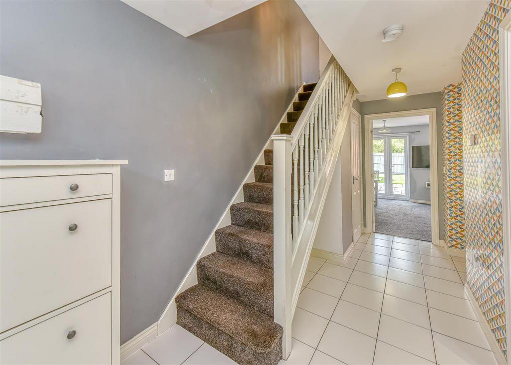 7 Taper Close-Hall.jpg