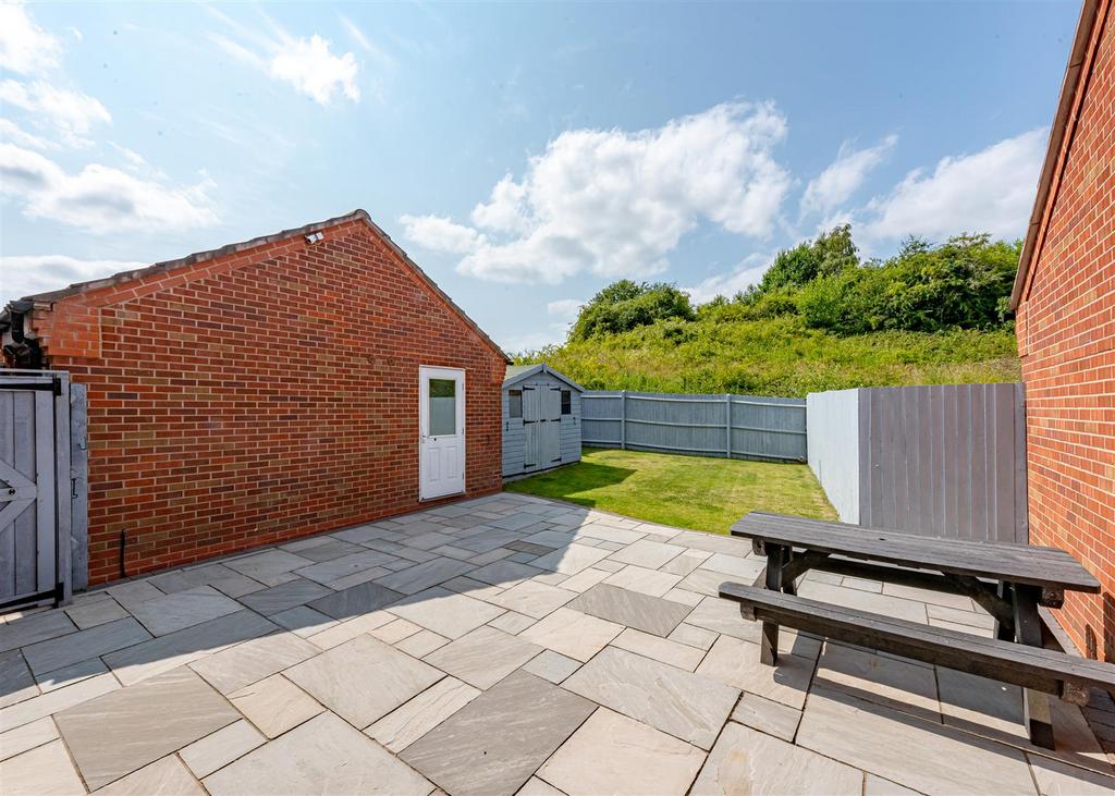 7 Taper Close-External (3).jpg