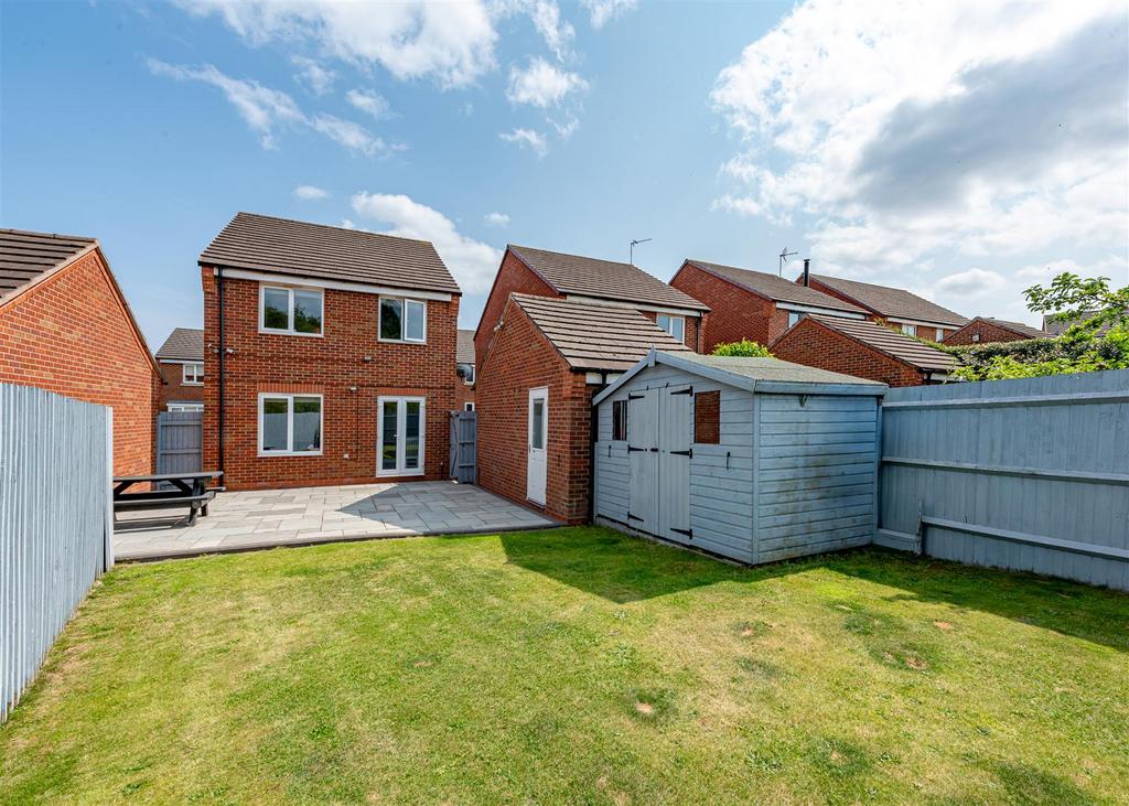 7 Taper Close-External.jpg