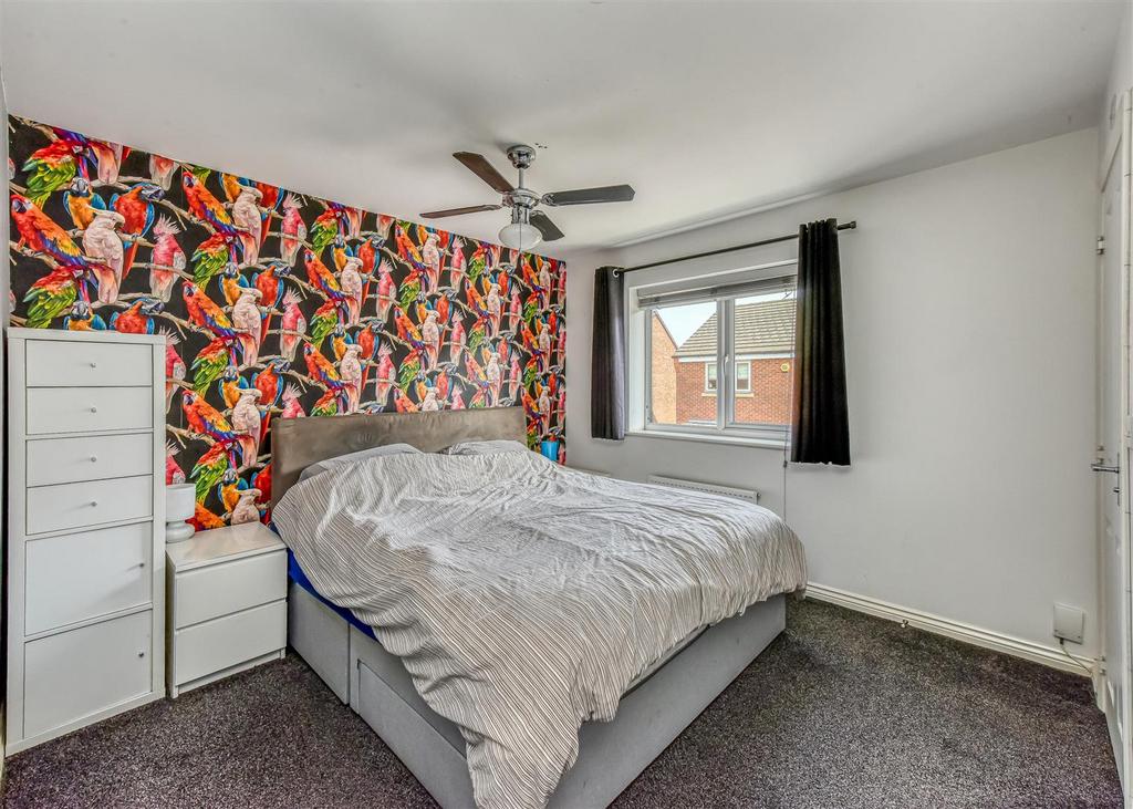 7 Taper Close-Bedroom 1.jpg