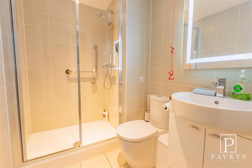 Cloakroom/shower room