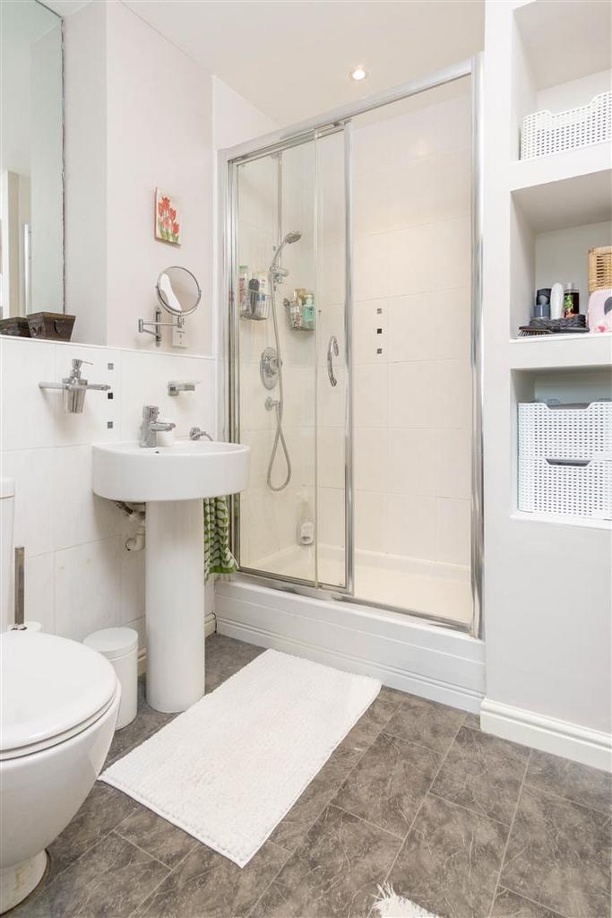 En-Suite Shower