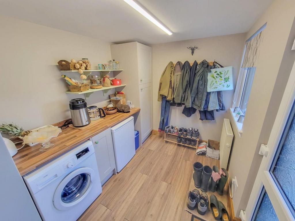 UTILITY ROOM.jpg