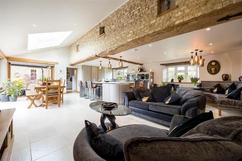 5 bedroom detached house for sale, South Street, Caulcott