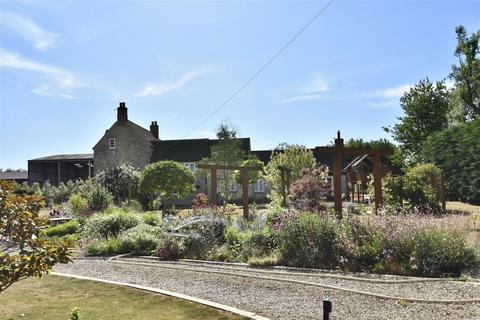5 bedroom detached house for sale, South Street, Caulcott