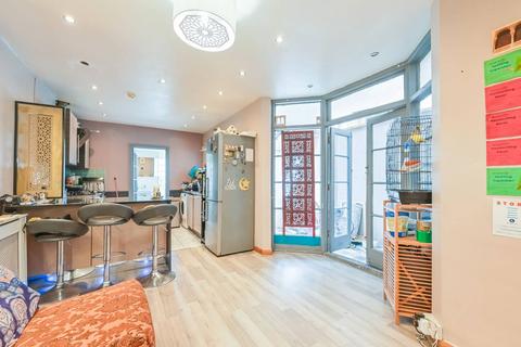 4 bedroom semi-detached house for sale, Sylvan Road, Walthamstow, London, E17
