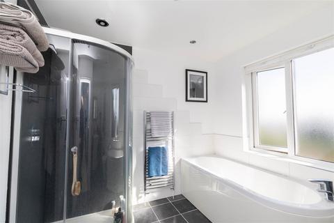 4 bedroom semi-detached house for sale, Long Bank, Gateshead