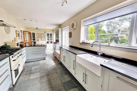 Yew Tree House Allington Park, Bridport, DT6 5DD