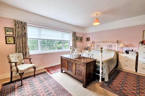 Yew Tree House Allington Park, Bridport, DT6 5DD