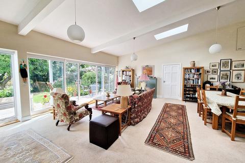 Yew Tree House Allington Park, Bridport, DT6 5DD
