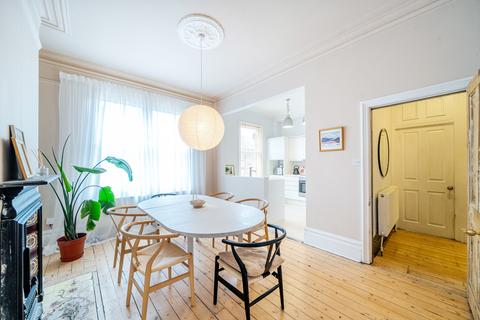 186 Harehills Avenue, Leeds, LS8 4ET