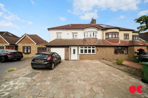 4 bedroom semi-detached house for sale, Pettits Lane, Romford RM1