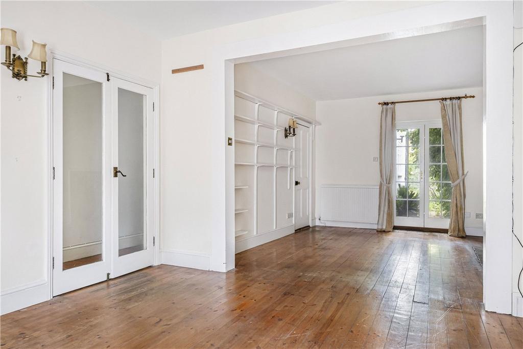 Sitting/Dining Room