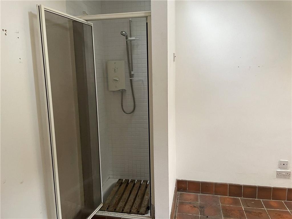Shower -Garden Room