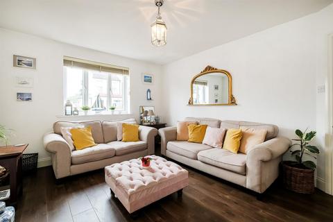 3 bedroom semi-detached house for sale, Sinclair Road, Chingford