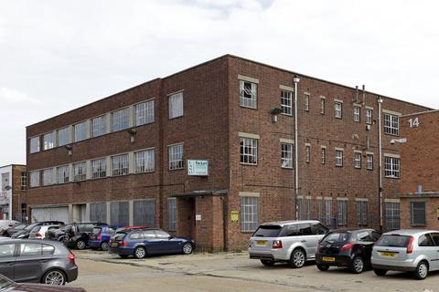 Warehouse to rent, 13A Bridge Clos Romford RM7 0AU