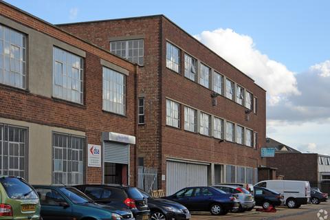 Warehouse to rent, 13A Bridge Clos Romford RM7 0AU