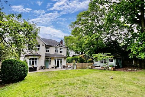 4 bedroom detached house for sale, Fir Tree Hill, SP6 3AY