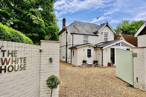 4 bedroom detached house for sale, Fir Tree Hill, SP6 3AY