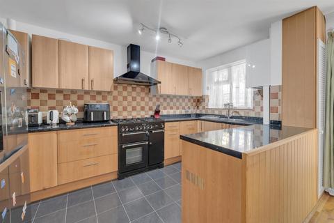 109 Highland Road, Bromley, BR1 4AA