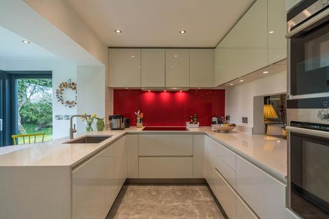 4 bedroom detached house for sale, Oxford Road, Dinton