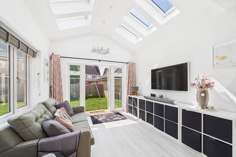 3 Coxon Close, Haddenham, Aylesbury, HP17 8DE