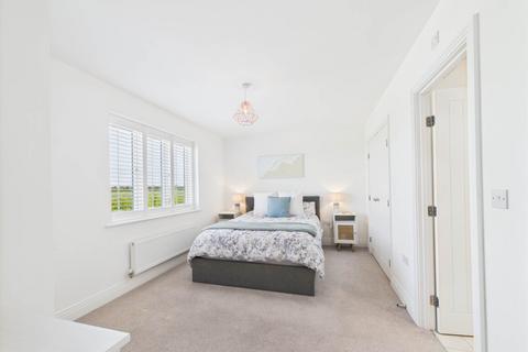 3 Coxon Close, Haddenham, Aylesbury, HP17 8DE