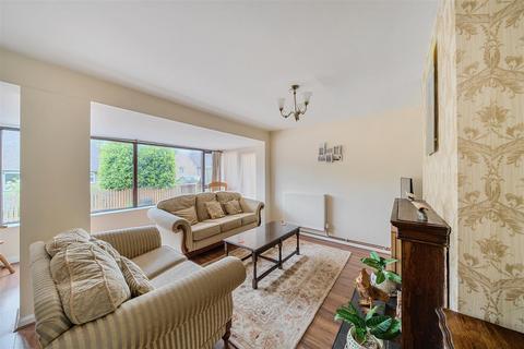 3 bedroom terraced house for sale, Bron Y Gaer, Llanfyllin.