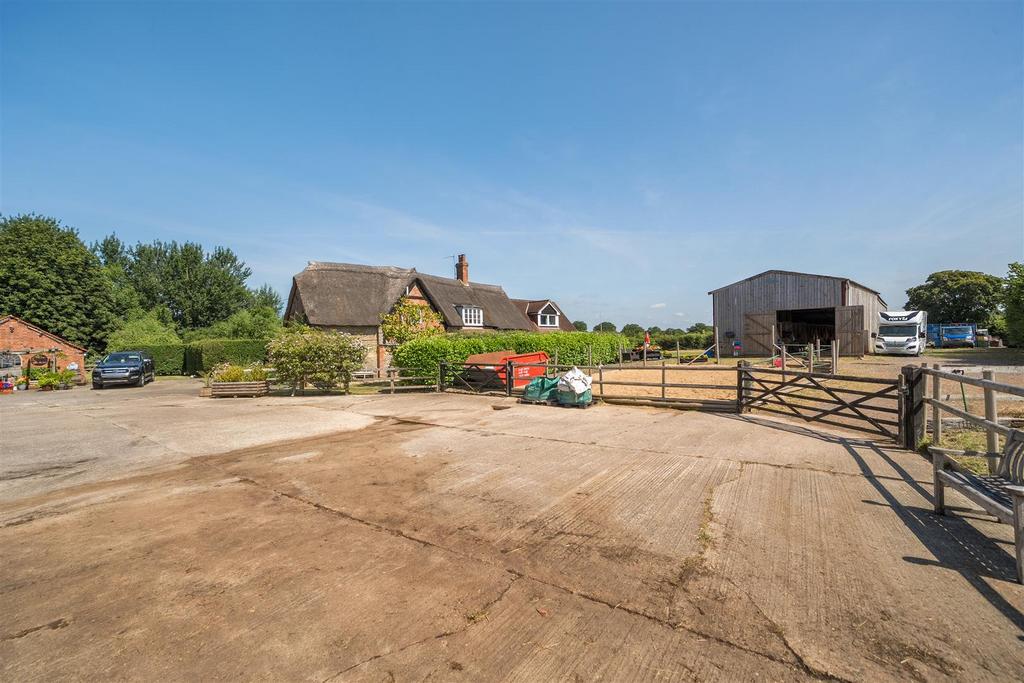 Yard/Cottage