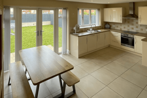4 bedroom detached house for sale, Northampton, NN4