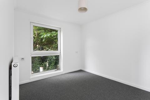 4 bedroom flat to rent, Highbrook Close, Brighton, BN2