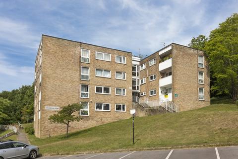 4 bedroom flat to rent, Highbrook Close, Brighton, BN2