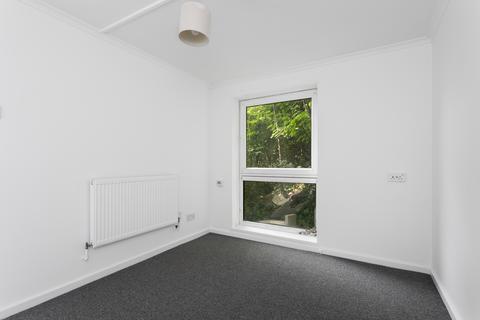 4 bedroom flat to rent, Highbrook Close, Brighton, BN2