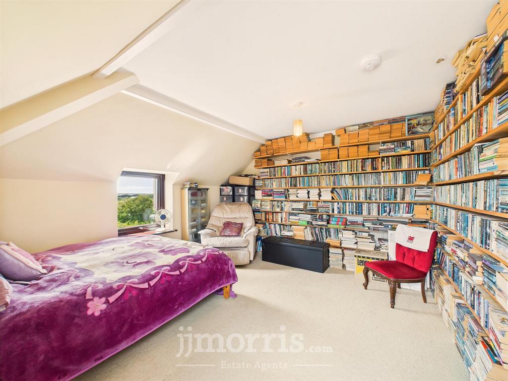 Office/Bedroom 6