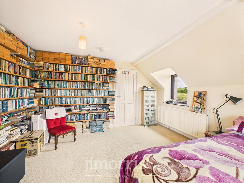 Office/Bedroom 6