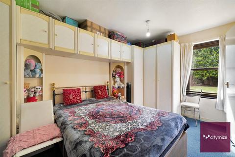 undefined, Vicarage Lane, London
