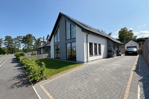 10 Davidson Place, Dyke, Forres, IV36 2AE