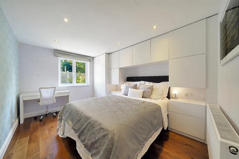 1 bedroom flat for sale, Sandringham Road, Willesden Green