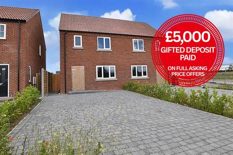 3 bedroom semi-detached house for sale, Fieldhead Road, Laceby DN37
