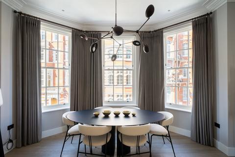 2 bedroom apartment for sale, Mount Street, London, W1K 2