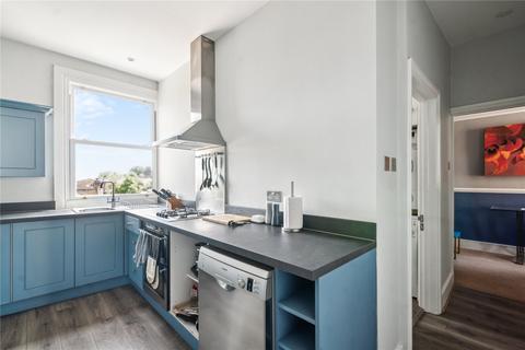 3 bedroom apartment for sale, Malwood Road, London, SW12