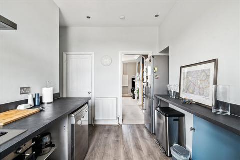 3 bedroom apartment for sale, Malwood Road, London, SW12