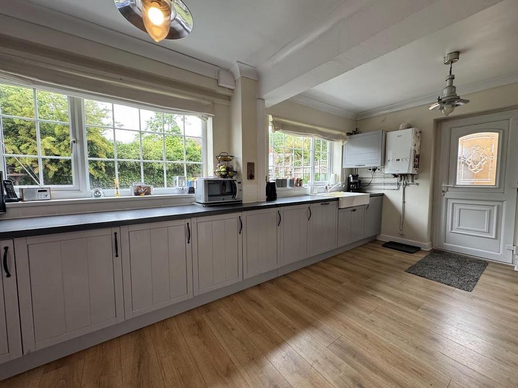 Dining kitchen