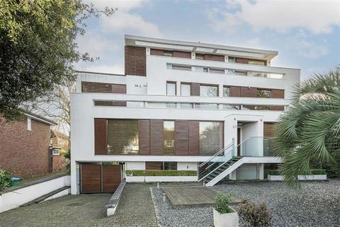 2 bedroom flat for sale, Strawberry Vale, Twickenham TW1
