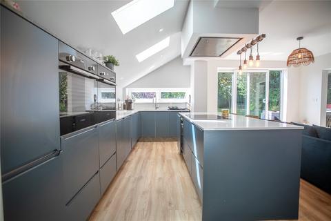 6 Bramhall Close, Milnrow, Rochdale, OL16 4BX